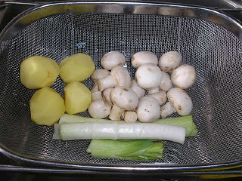 Torta salata con patate e funghi (Tarta sarata cu cartofi si ciuperci), poza 1