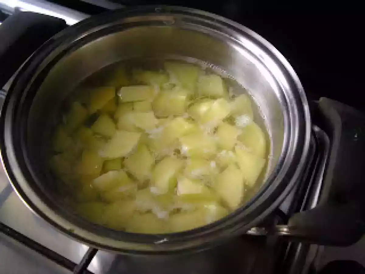 Torta salata con patate e funghi (Tarta sarata cu cartofi si ciuperci) - poza 2