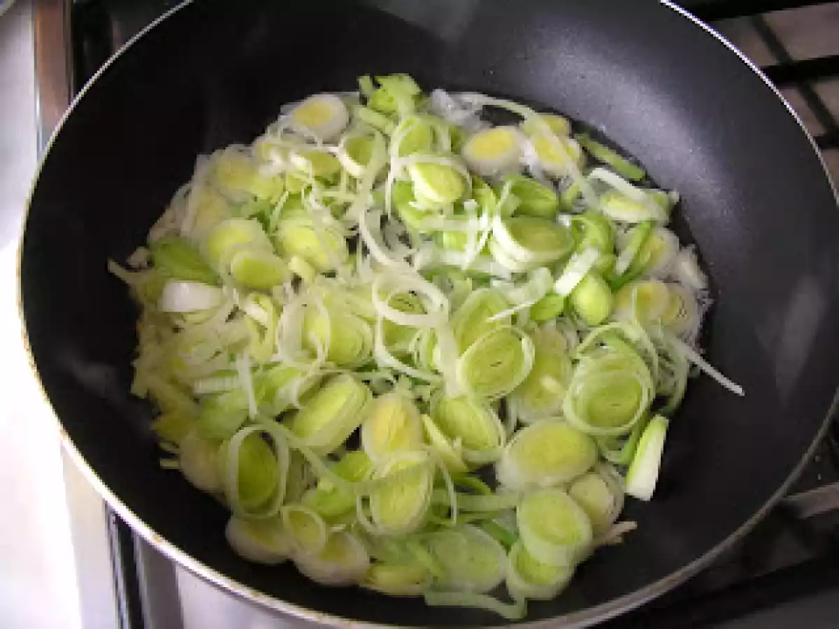 Torta salata con patate e funghi (Tarta sarata cu cartofi si ciuperci) - poza 3