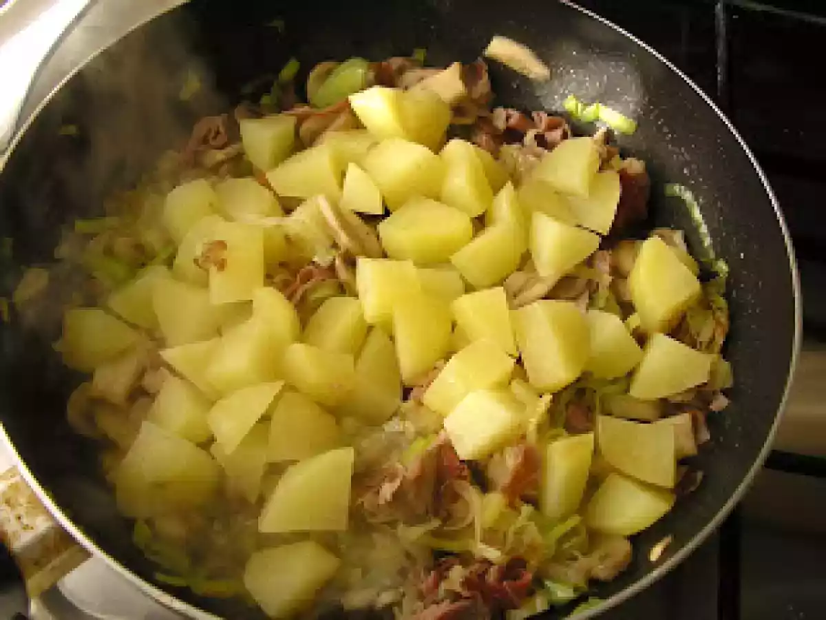 Torta salata con patate e funghi (Tarta sarata cu cartofi si ciuperci) - poza 5