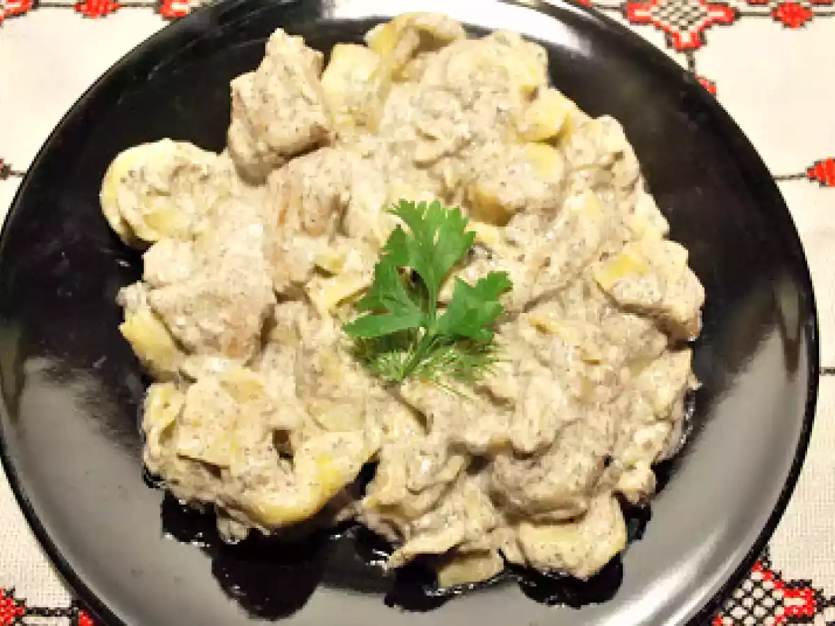 Tortellini cu ciuperci, pui si smantana!-yummy!