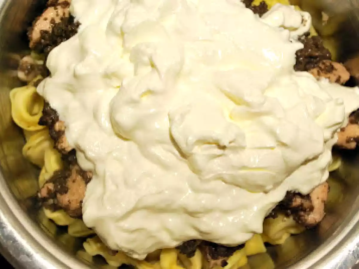 Tortellini cu ciuperci, pui si smantana!-yummy! - poza 6