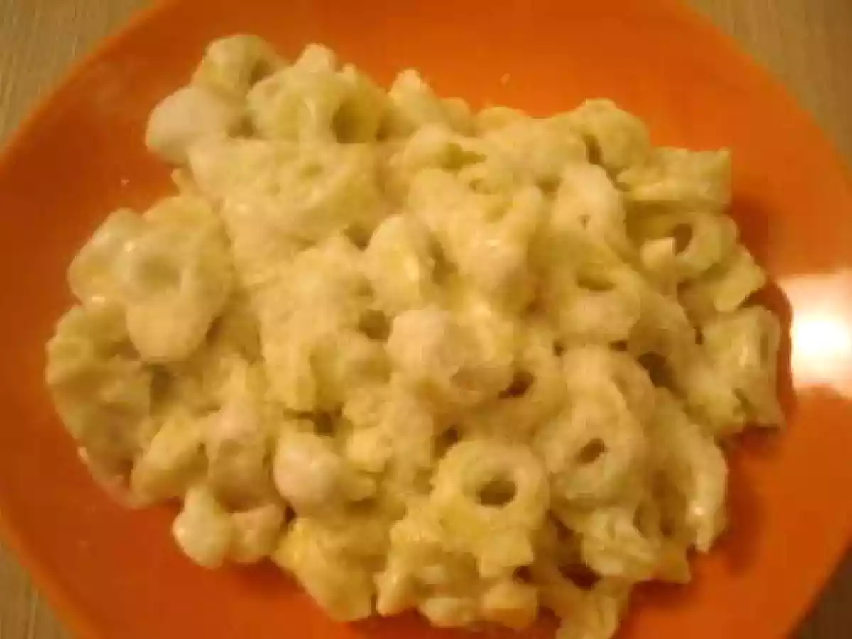 Tortellini cu smântână şi parmezan