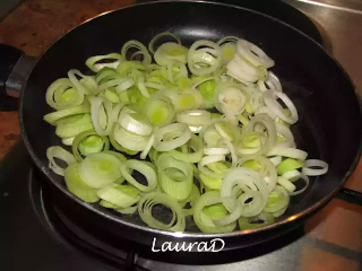 Tortilla cu cartofi, praz si branza