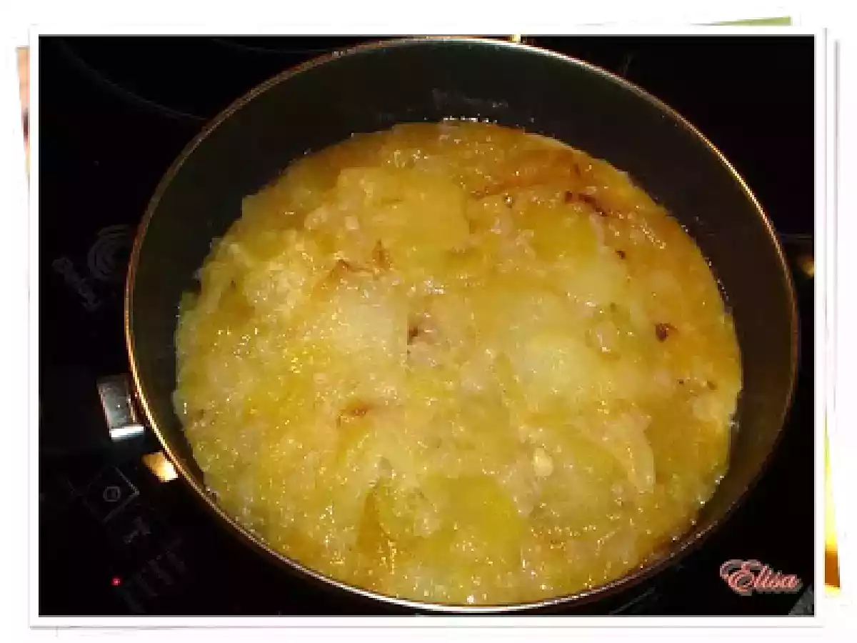 Tortilla de patatas (Placinta de cartofi) - poza 6