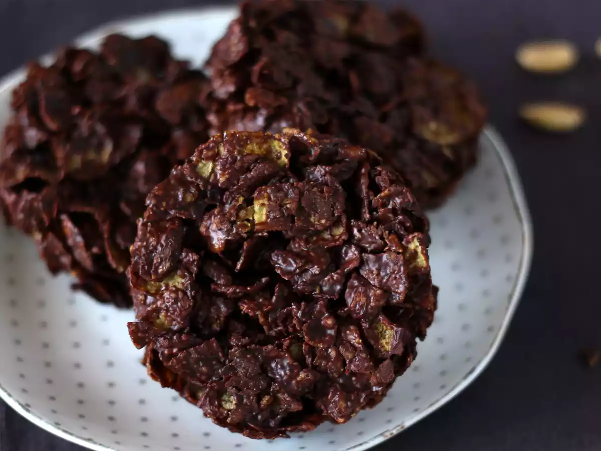 Trandafiri crocanti din unt de arahide si fulgi de porumb - poza 4