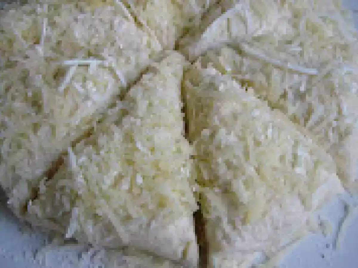 Triunghiuri cu cascaval - poza 7