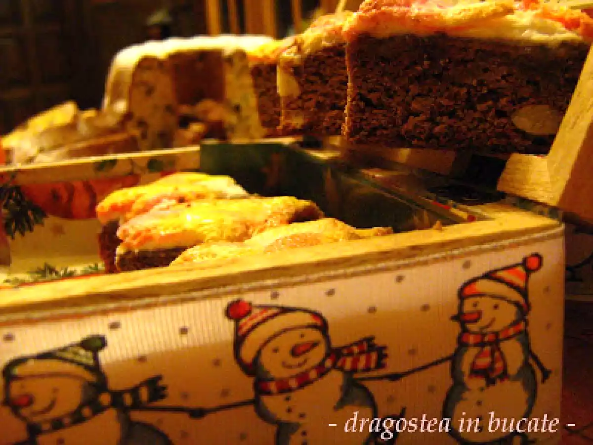 TURTA DULCE CU MIGDALE SI GLAZURA DE MARSHMALLOW - poza 2