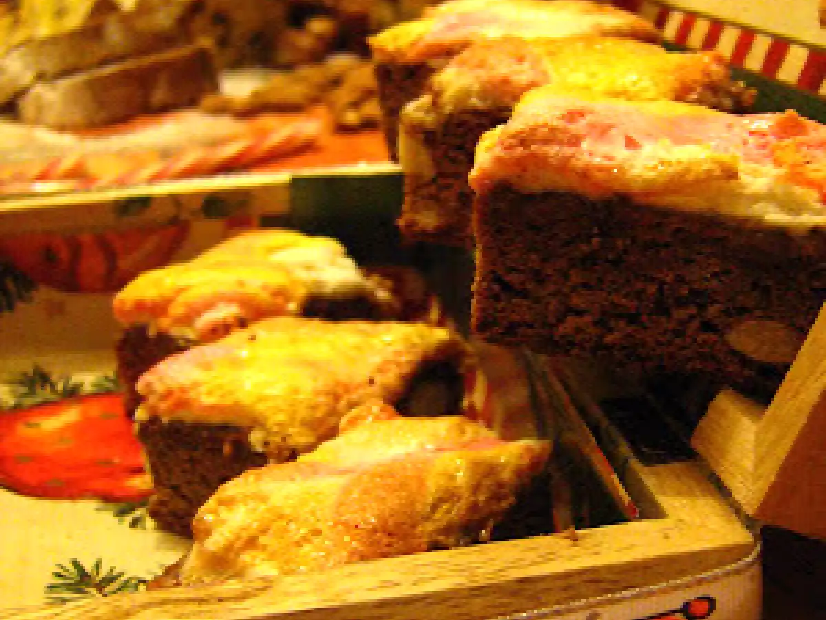 TURTA DULCE CU MIGDALE SI GLAZURA DE MARSHMALLOW - poza 3