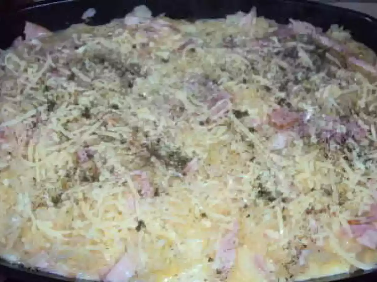 varza cu bacon, sunca si cascaval la cuptor - poza 3