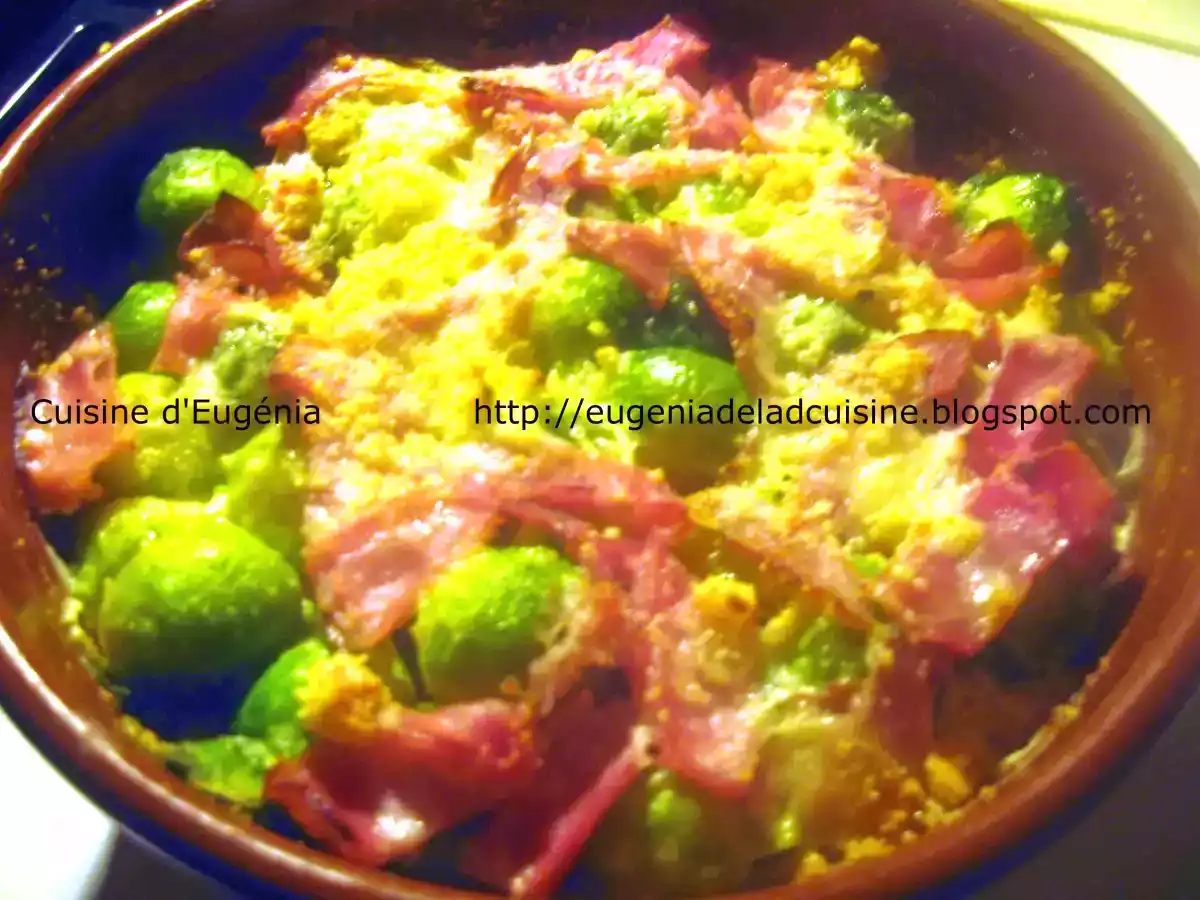 Varza de bruxelles cu jambon si bacon