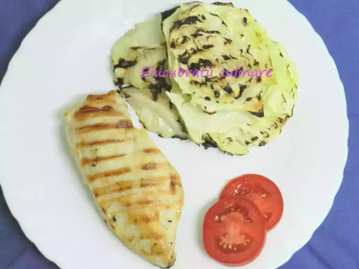 Varză la grătar cu piept de pui