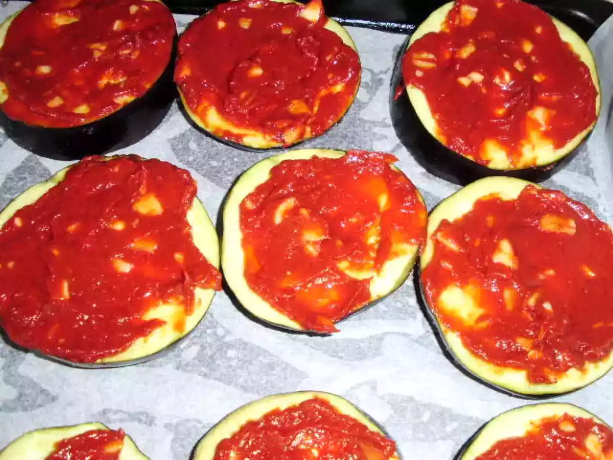 VINETE CU ROSII SI USTUROI - poza 2