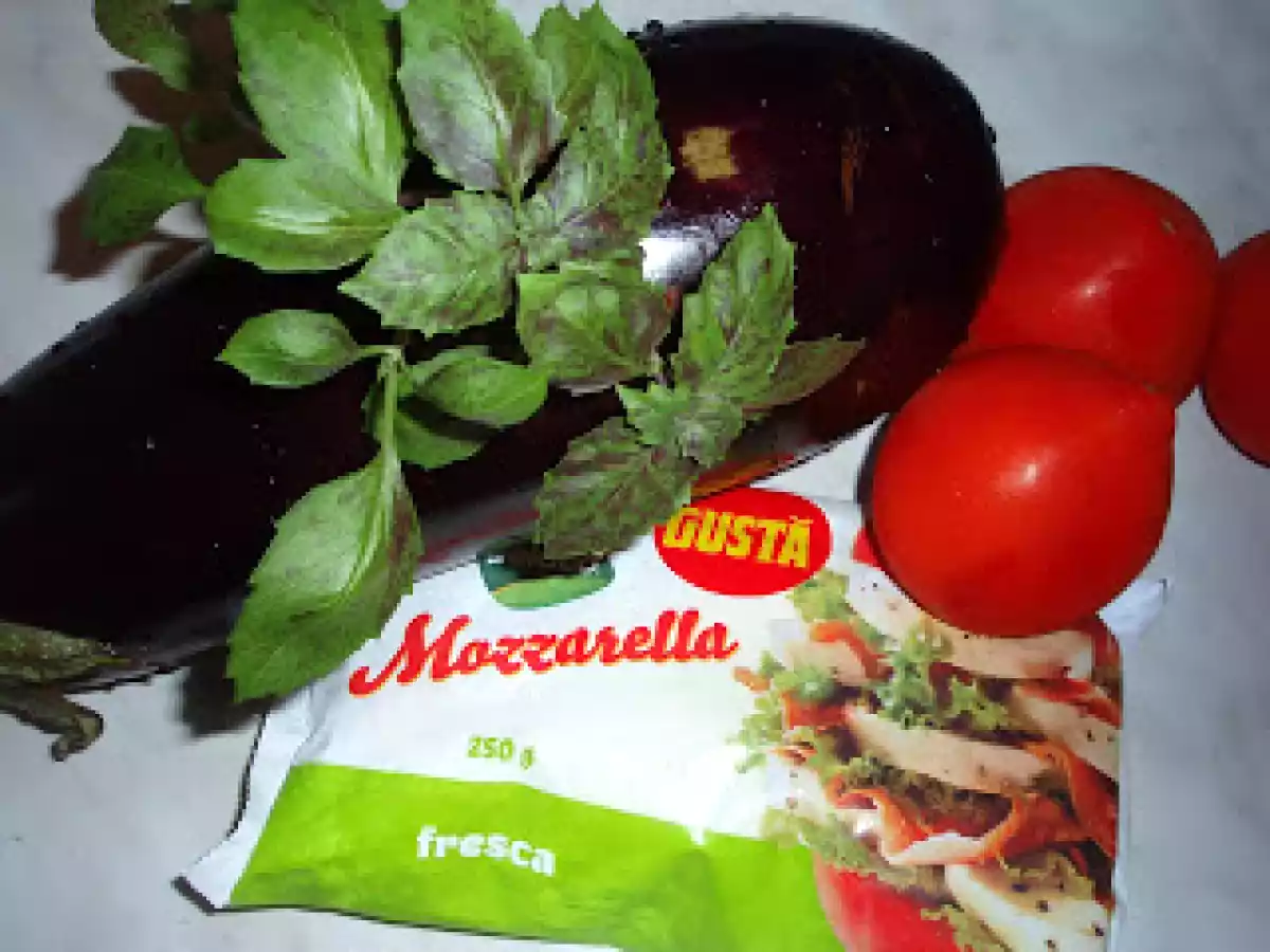 Vinete gratinate cu rosii si mozzarella - poza 3