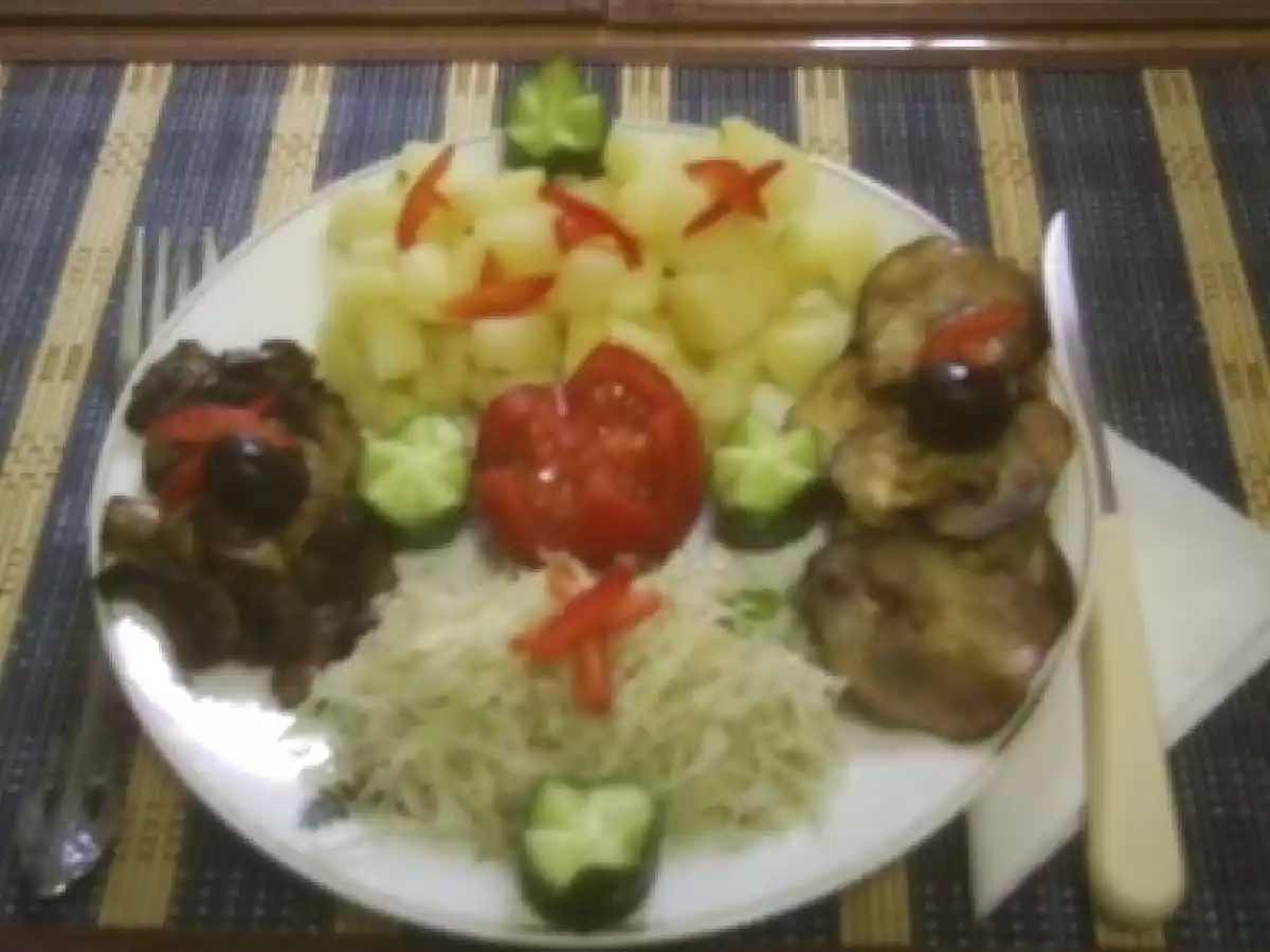 VINETE SI DOVLECEI LA GRATAR - poza 6