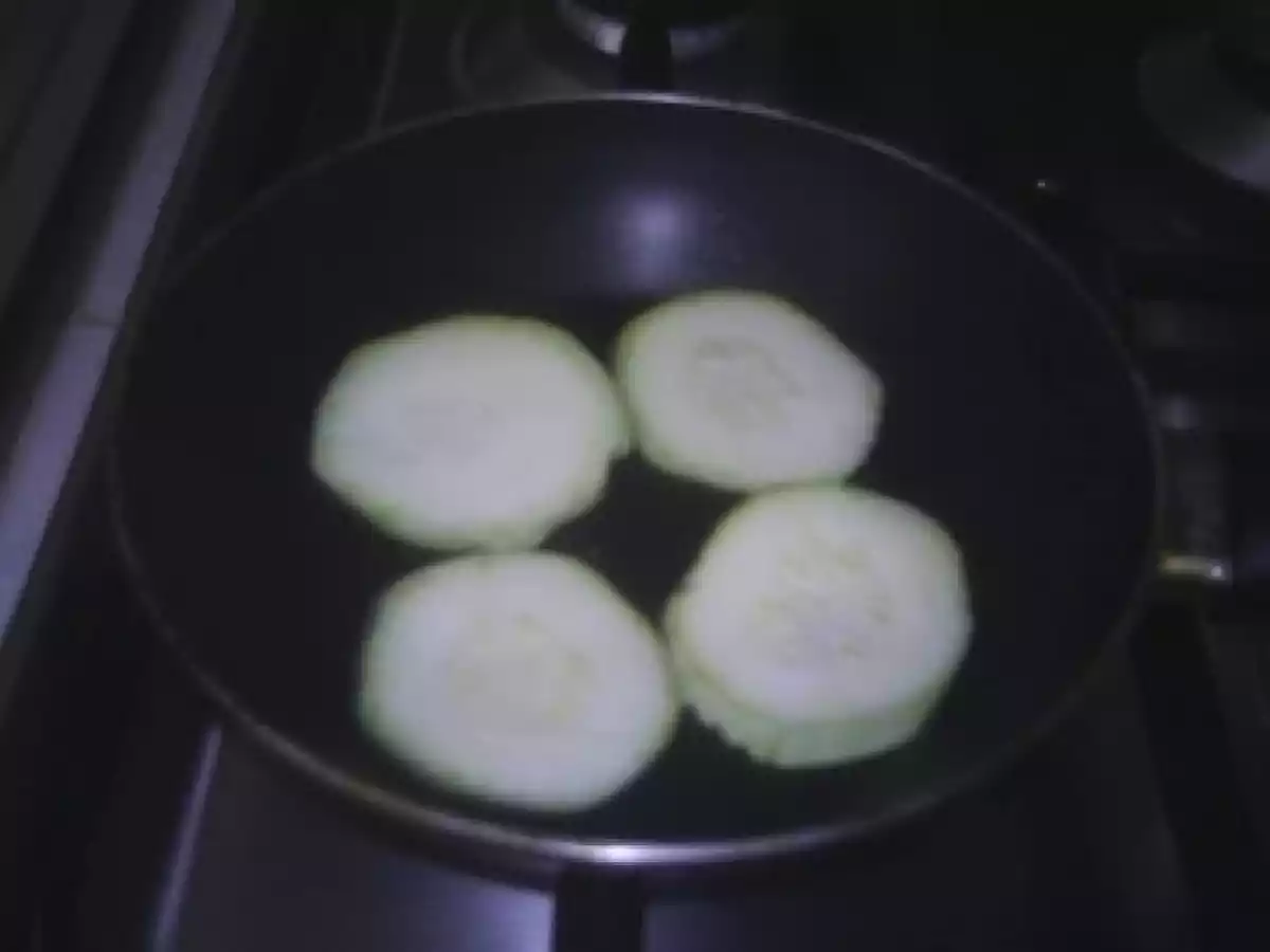 VINETE SI DOVLECEI LA GRATAR - poza 9