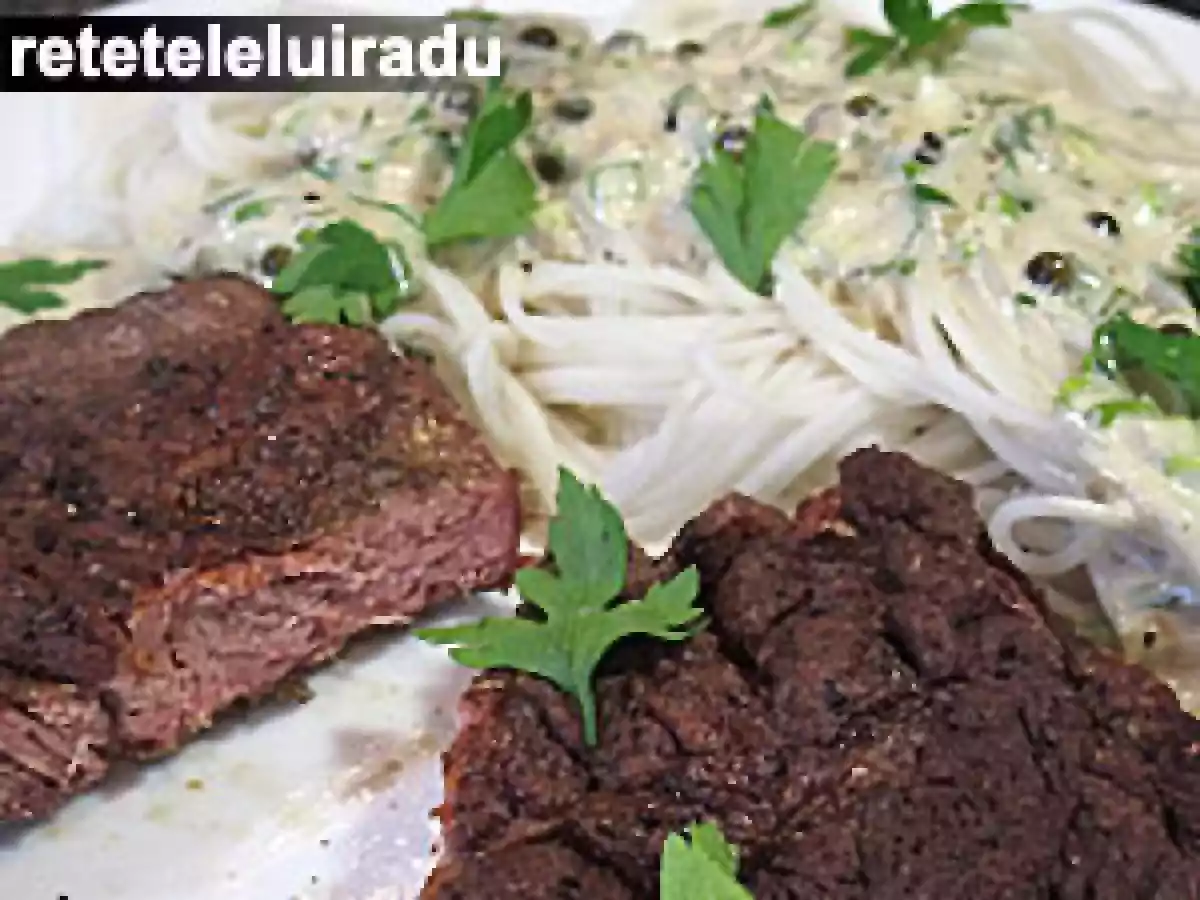 Vita cu spaghete si sos de branza