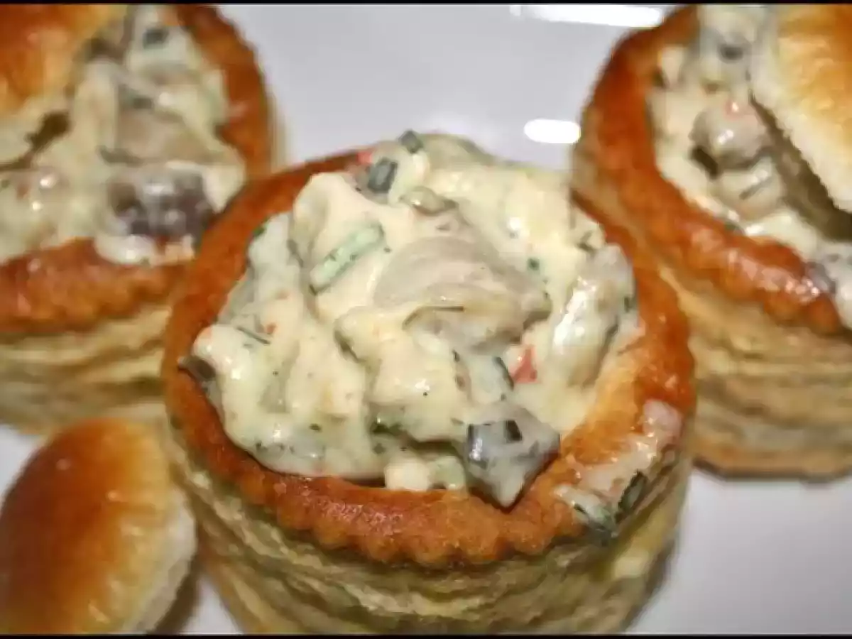 Vol au vent cu pui si ciuperci