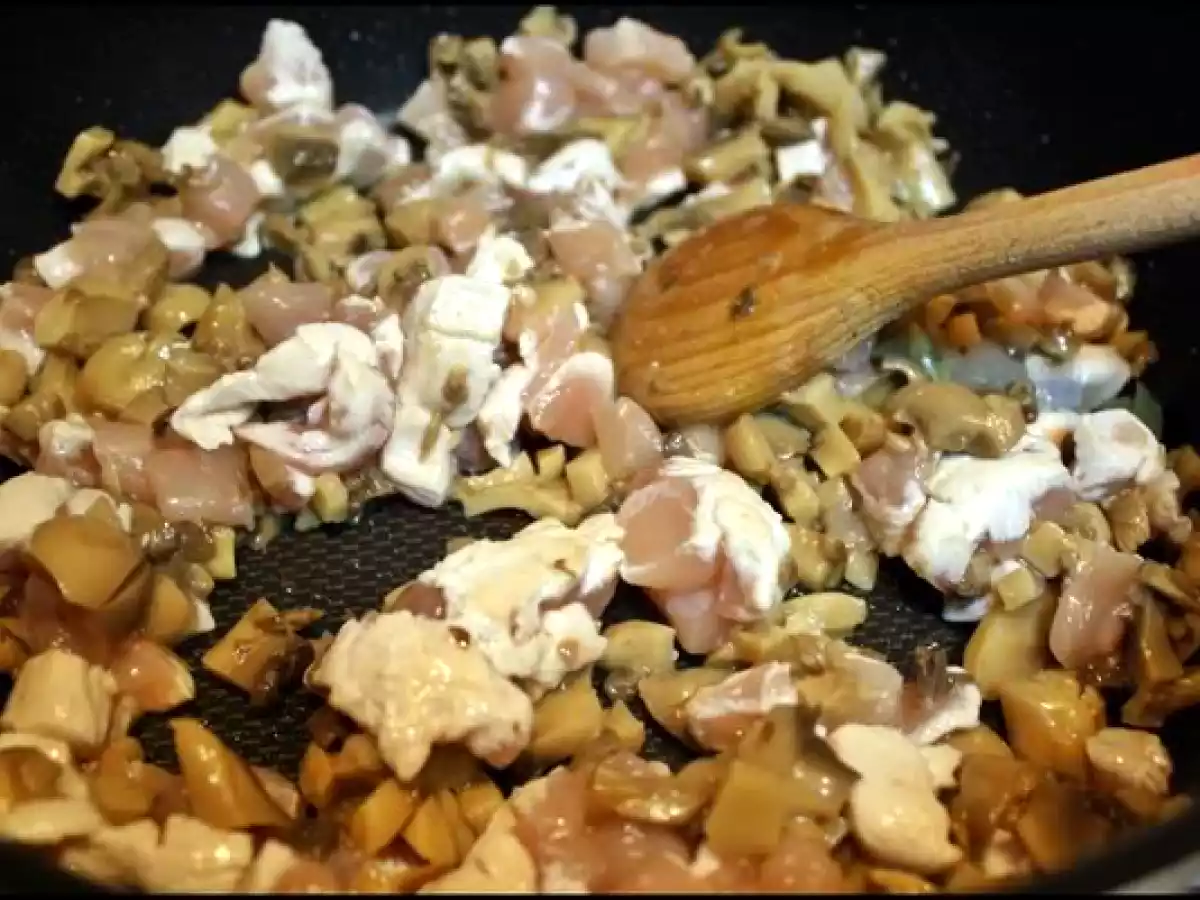 Vol au vent cu pui si ciuperci - poza 5