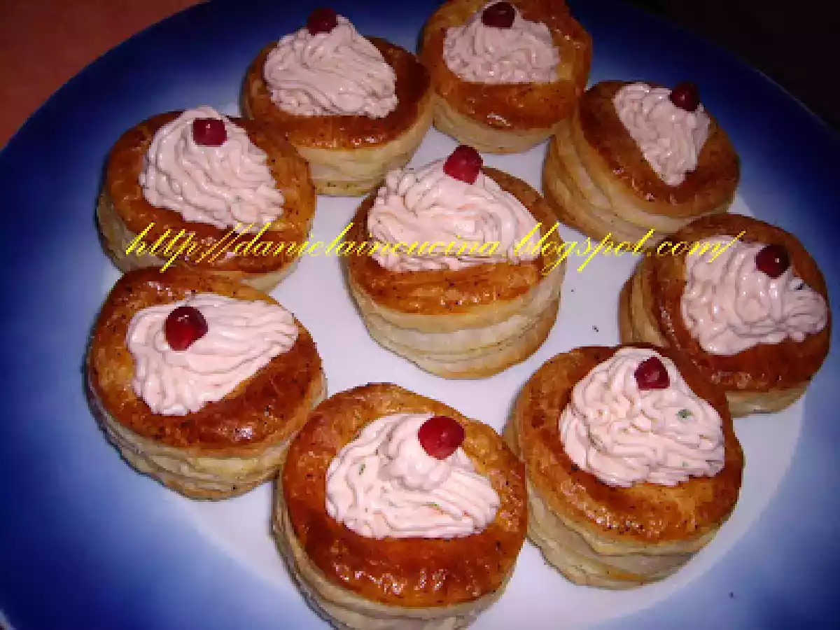 Vol-au-vent cu somon afumat - poza 7