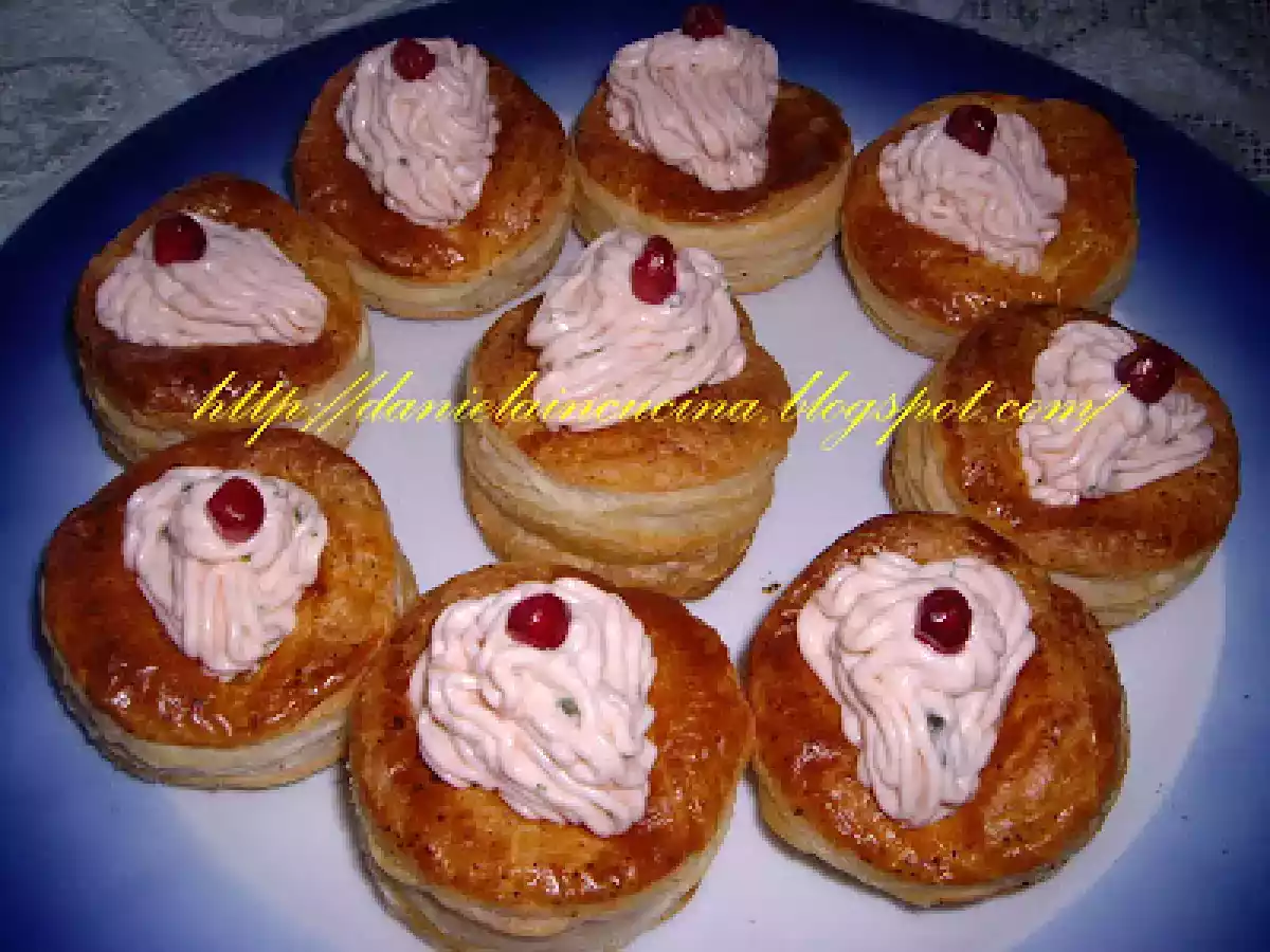 Vol-au-vent cu somon afumat - poza 8