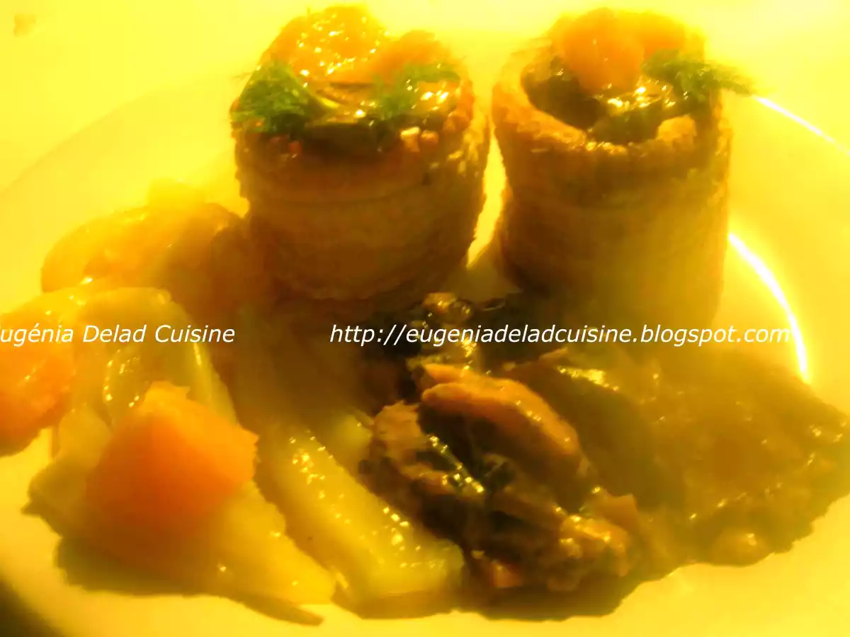 Vol- au- vent cu somon fumée in sos de homar cu coniac si salata