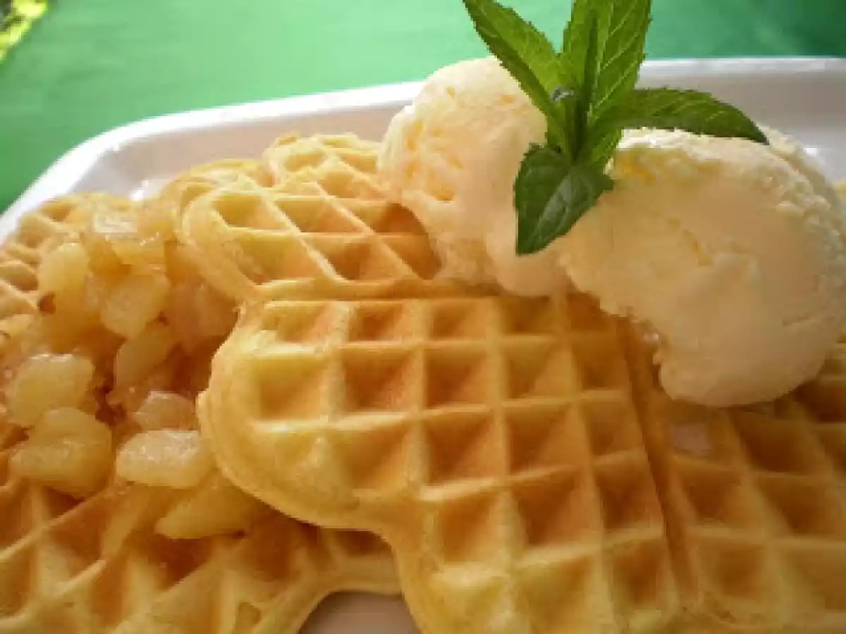 Wafe cu ananas si inghetata