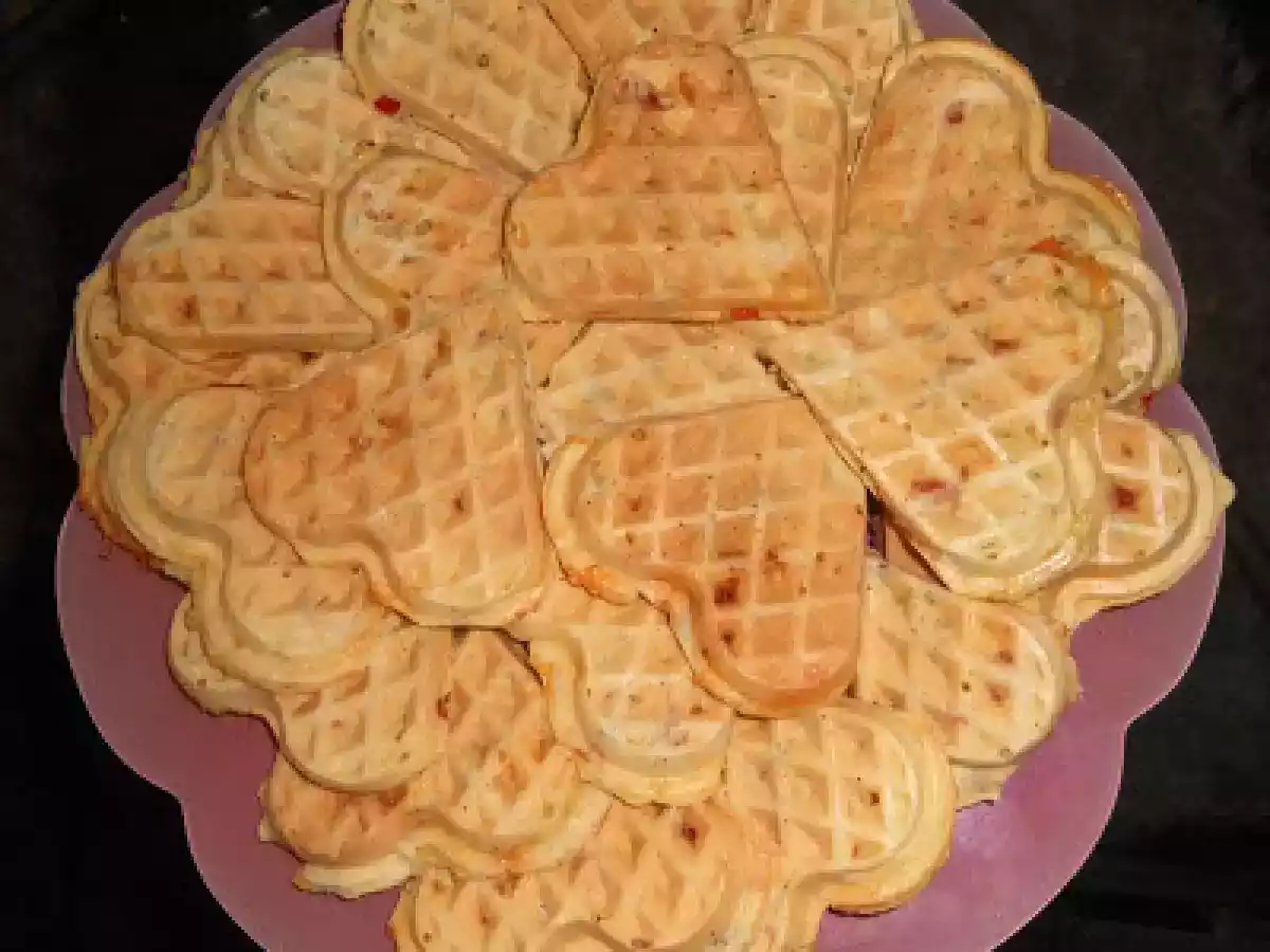 Waffe cu ardei, salam si cascaval - poza 2