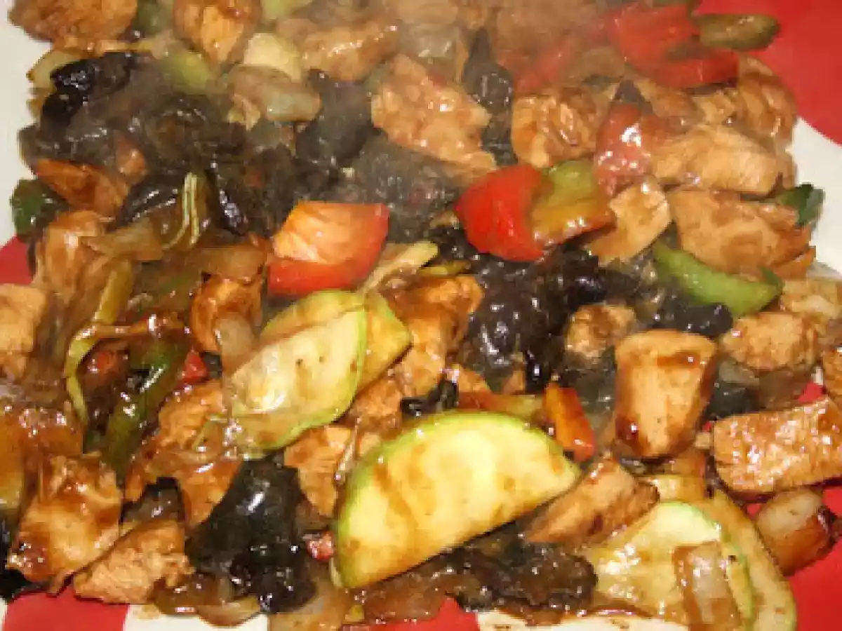 Wok away 3 - Pui cu urechi de lemn