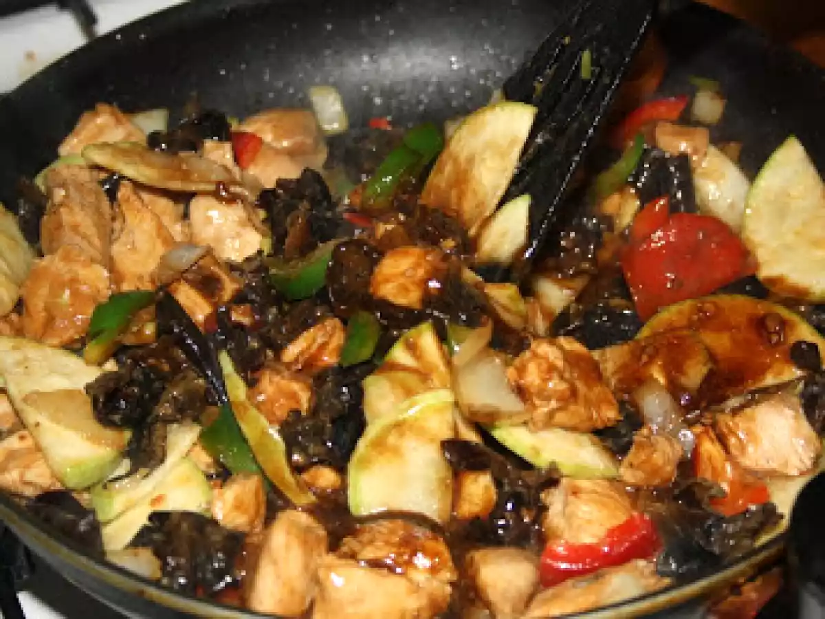 Wok away 3 - Pui cu urechi de lemn - poza 3