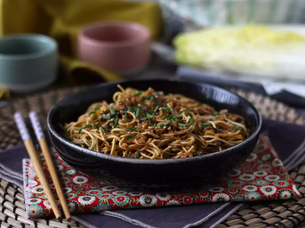 Wok cu tăitei chinezești (legume și proteine ​​​​de soia texturate) - poza 4