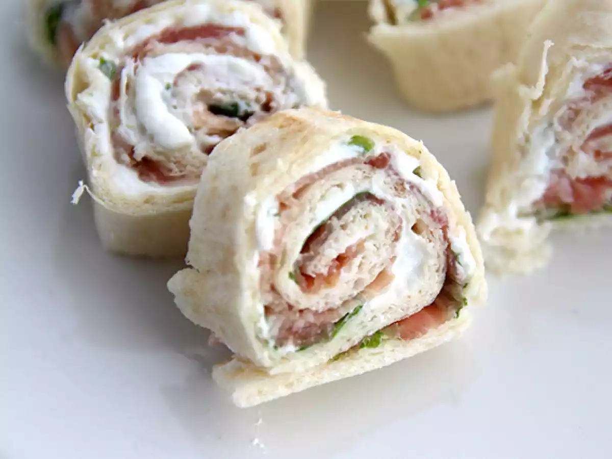 Wrap aperitiv cu prosciutto crudo si rucola