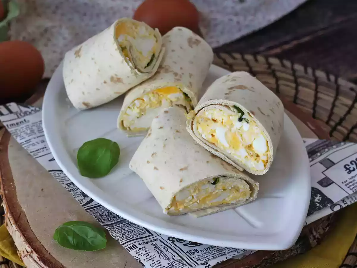 Wrap moale și superproteic cu ou și feta