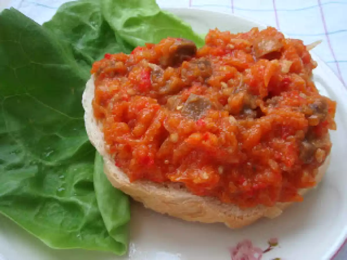 Zacusca din opt legume