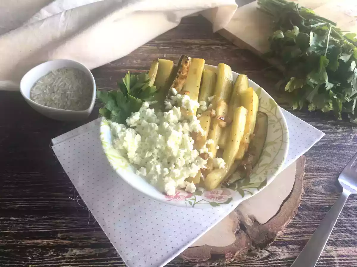 Zucchini cu lamaie si feta
