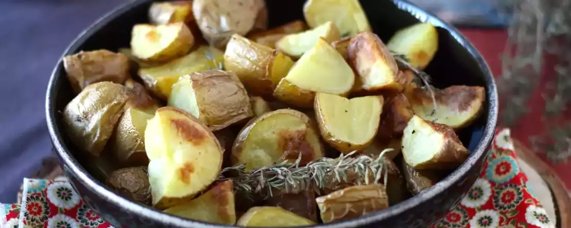 Rețete cu cartofi: de la cuptor și piure la salate, supe și air fryer